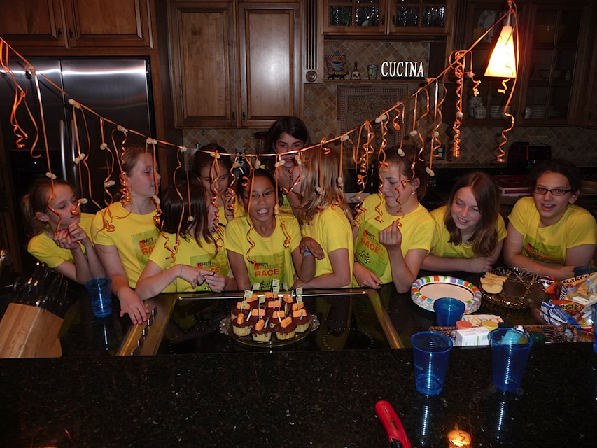 girls-cupcakes
